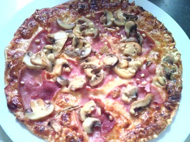 116_pizza_schinken_champignons
